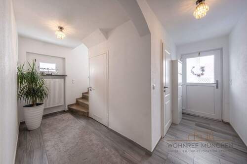Eingangsbereich_Haupthaus - Einfamilienhaus mit 227,00 m&sup2; in München zum Kaufen