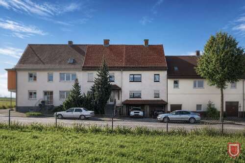 Frontansicht - Großzügige Immobilie mit vielseitigen Nutzungsmöglichkeiten und Ausbaupotenz in Calden