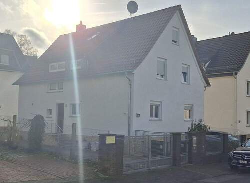 Haus außen - Großzügiges Mehrgenerationenhaus mitten in der Stadt