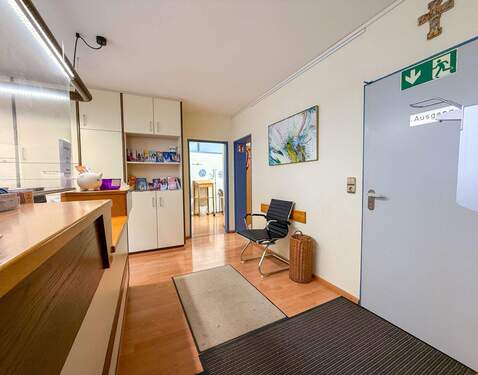 Empfangsbereich - 5 Zimmer Etagenwohnung zum Kaufen in Singen (Hohentwiel)