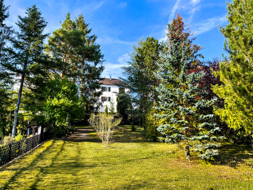 Südhang - 7 Zimmer Mehrfamilienhaus, Wohnhaus zum Kaufen in Böblingen