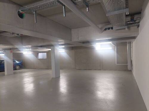 Tiefgaragenstellplatz (links) - 