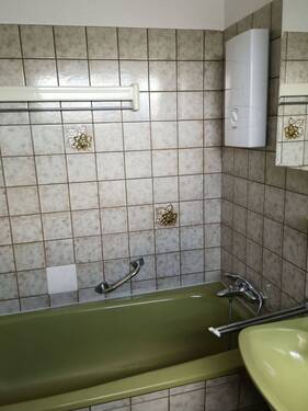 Bad mit Wanne.jpg - 