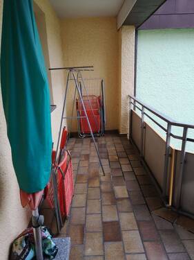 großer überdachter Balkon - 