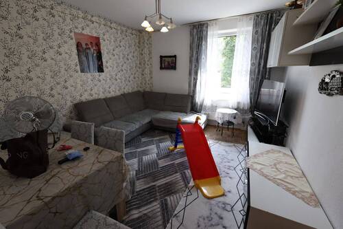 Wohnzimmer - 3 Zimmer Etagenwohnung zum Kaufen in Essen