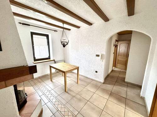 Zimmer (Durchgangszimmer) - 3 Zimmer Doppelhaushälfte zum Kaufen in Kaiserslautern