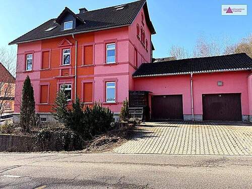 MFH Straßenansicht_Garagen - 