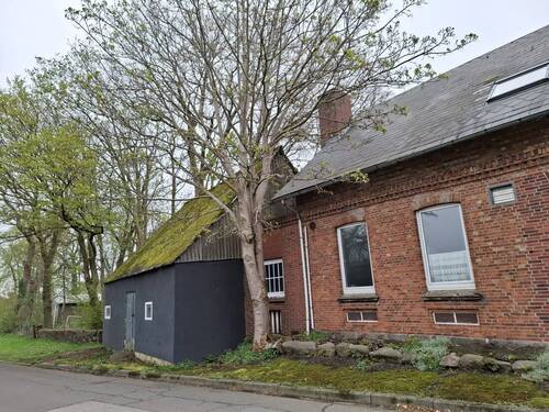 Stallgebäude - Mehrfamilienhaus, Wohnhaus mit 400,00 m² in Buchholz zum Kaufen