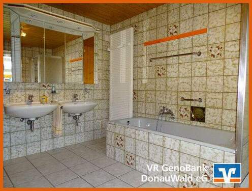 Bad mit Wanne EG - 
