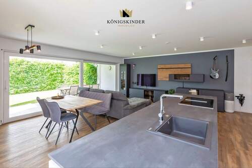 Wohn-Esszimmer/ Offene Küche - 