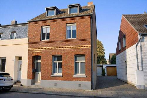 Krefeld - Bockum - 6 Zimmer Mehrfamilienhaus, Wohnhaus zum Kaufen in Krefeld