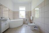 Badezimmer - Geräumige 2-Raum-Wohnung mit Tageslichtbad
