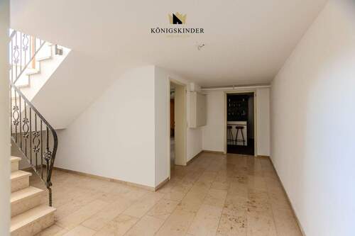 ...gehen wir nach unten ins Untergeschoss... - 