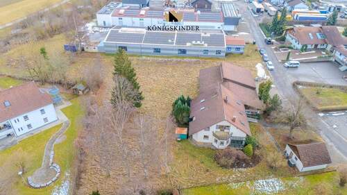 ...Gewerbehalle... - 7 Zimmer Einfamilienhaus in Schramberg