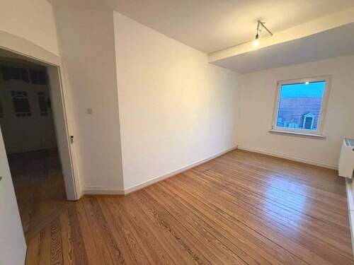 Zimmer I - Etagenwohnung mit 74,00 m&sup2; in Saarbrücken zur Miete