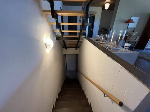 Treppe zu Untergeschoss - 