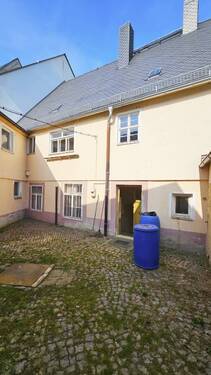 Hausansicht von hinten - 1 Zimmer Mehrfamilienhaus, Wohnhaus zum Kaufen in Waldheim