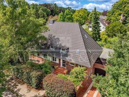 Hausansicht - Rotklinker mit Westgarten - die Elbe vor der Tür