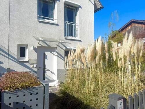 Hausansicht - 5 Zimmer Doppelhaushälfte zum Kaufen in München