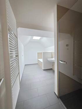 Bad, obere Ebene - Etagenwohnung mit 116,00 m² in Leipzig zum Kaufen