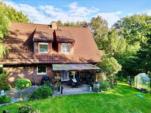 Blick in den Garten - 3 Zimmer Etagenwohnung zum Kaufen in Ottersberg