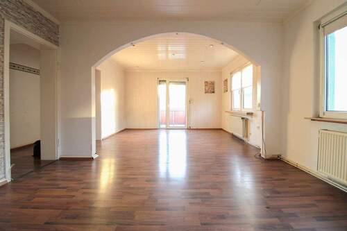 Wohnzimmer 1.OG - 5 Zimmer Etagenwohnung zum Kaufen in Duisburg