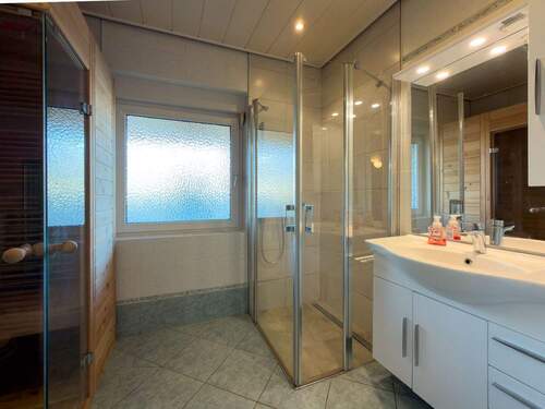 Duschbad mit Sauna - 