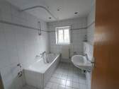 Bad - 3 Zimmer Etagenwohnung in Gera