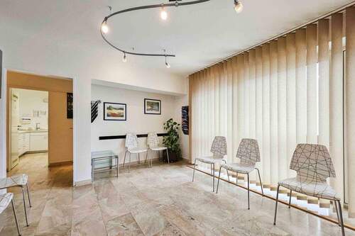 Wartezimmer - Büro mit 176,20 m&sup2; in Leichlingen (Rheinland) zum Kaufen