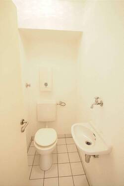 WC - 