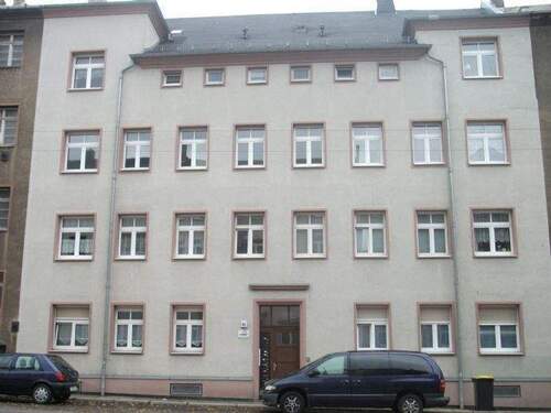 Hausansicht - 2 Zimmer Etagenwohnung zur Miete in Chemnitz