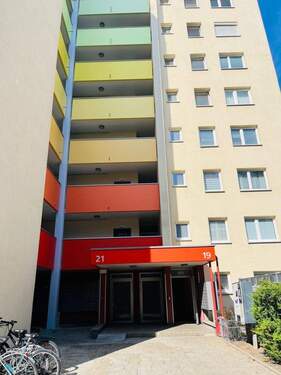 d8decddb-96d4-4dbf-8dc7-f29c41b2a73e.jpg - 