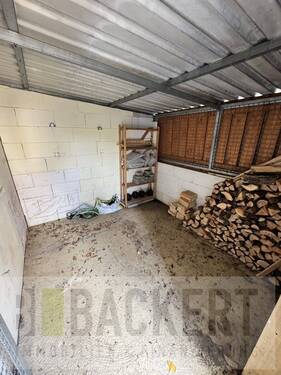 Lagerbereich hinter der Garage - 