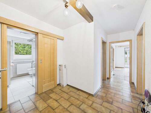 W1_Flur - Mehrfamilienhaus, Wohnhaus mit 240,00 m&sup2; in Ergolding zum Kaufen