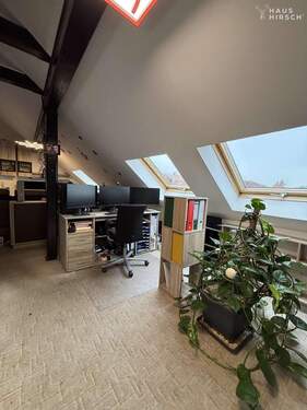 Bild 1 - Gemütliche Dachgeschosswohnung mit Entwicklungspotenzial