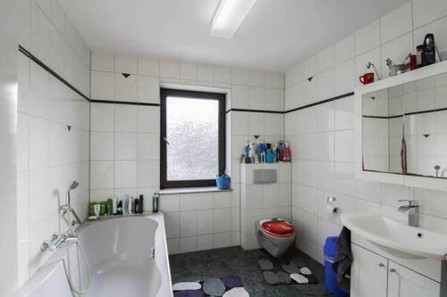Ansicht Badezimmer (1.OG) - 
