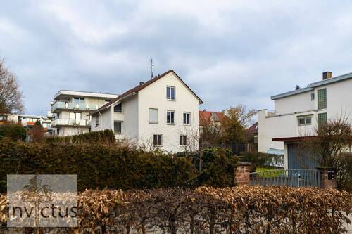 Hausansicht - 1 Zimmer Mehrfamilienhaus, Wohnhaus zum Kaufen in Stuttgart / Sillenbuch