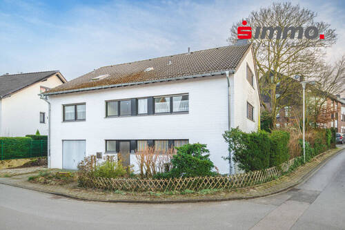 Titelbild - Freistehendes Einfamilienhaus mit großer Wohn-, Nutzfläche in ruhiger Wohnstraße Nähe St. Sebastian
