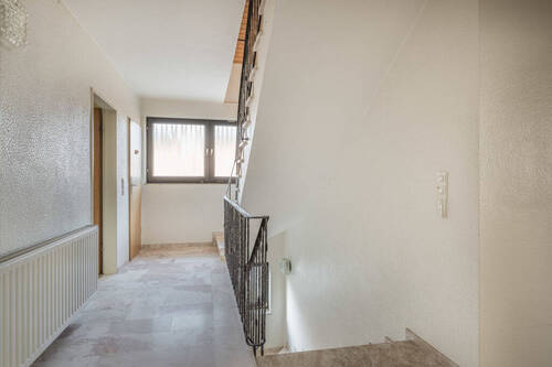 Diele Wohnebene - Einfamilienhaus mit 175,00 m&sup2; in Würselen zum Kaufen