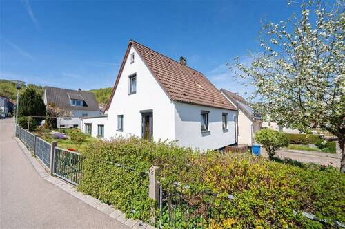 Außenansicht - 5 Zimmer Einfamilienhaus zum Kaufen in Oberkochen