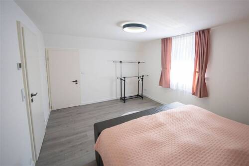 Schlafzimmer 2 OG - 