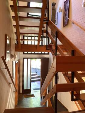 Eingang + Treppenhaus.jpeg - 