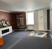 Illingen: Wohn-u. Geschäftshaus in zentraler Lage mit Garagen