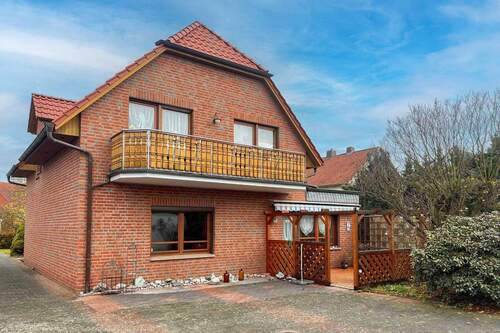 Rückseite - Ein-Zwei- Familienhaus mit großem Grundstück, Sehr Zentral und doch Privat in Luthe