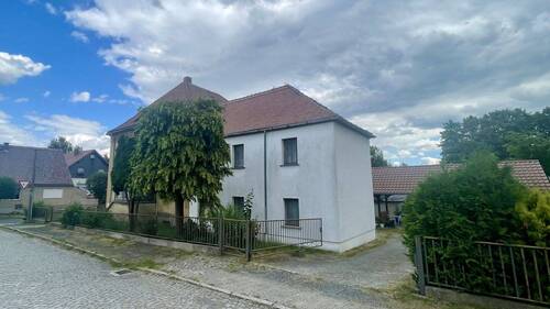 Anbau - Mehrfamilienhaus, Wohnhaus mit 213,00 m&sup2; in Elstra zum Kaufen