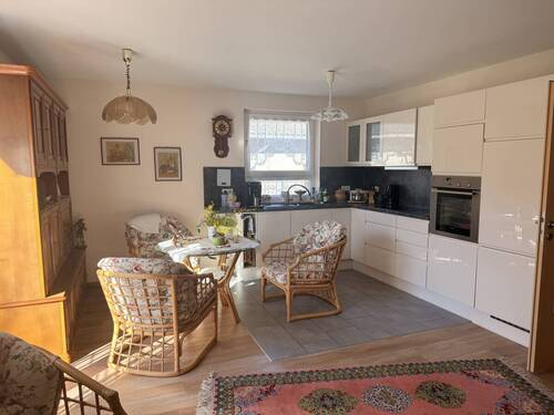 Essbereich mit offener Küche (Whg. rechts) - 