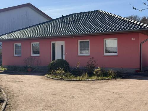 Hausansicht - Eingangsbereich - 4 Zimmer Bungalow zum Kaufen in Kühlungsborn