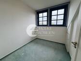 Praktischer Abstellraum / Arbeitszimmer im Dachgeschoss - 