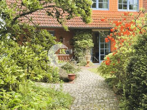 Stimmungsvolle Garten- und Grundstücksimpressionen - 6 Zimmer Einfamilienhaus in Rosche
