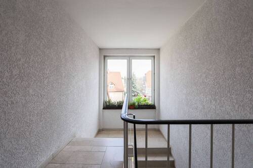 Treppenhaus - Etagenwohnung mit 91,00 m&sup2; in Wilsdruff zum Kaufen